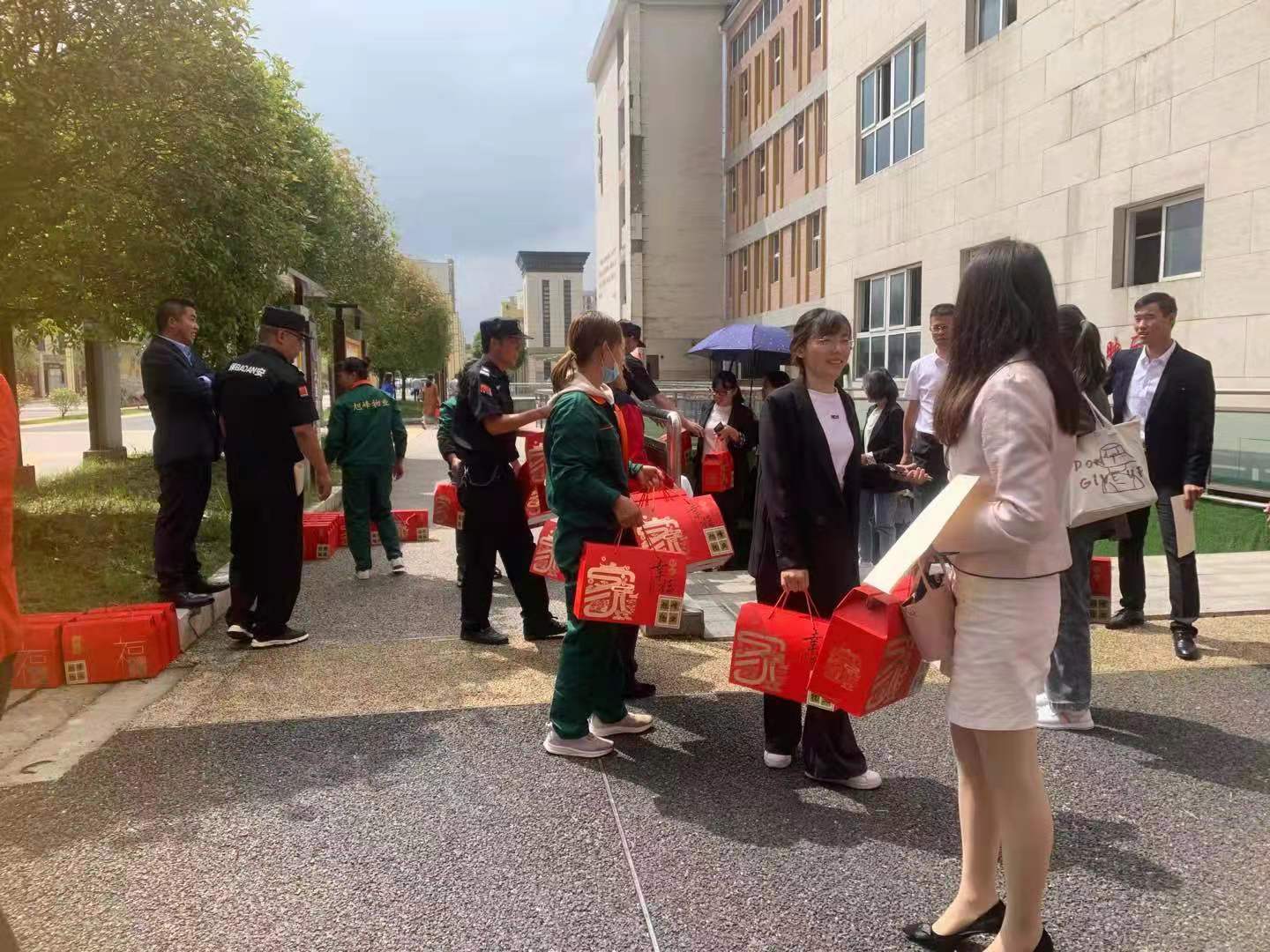 9月10日旭峰物業教師節慰問